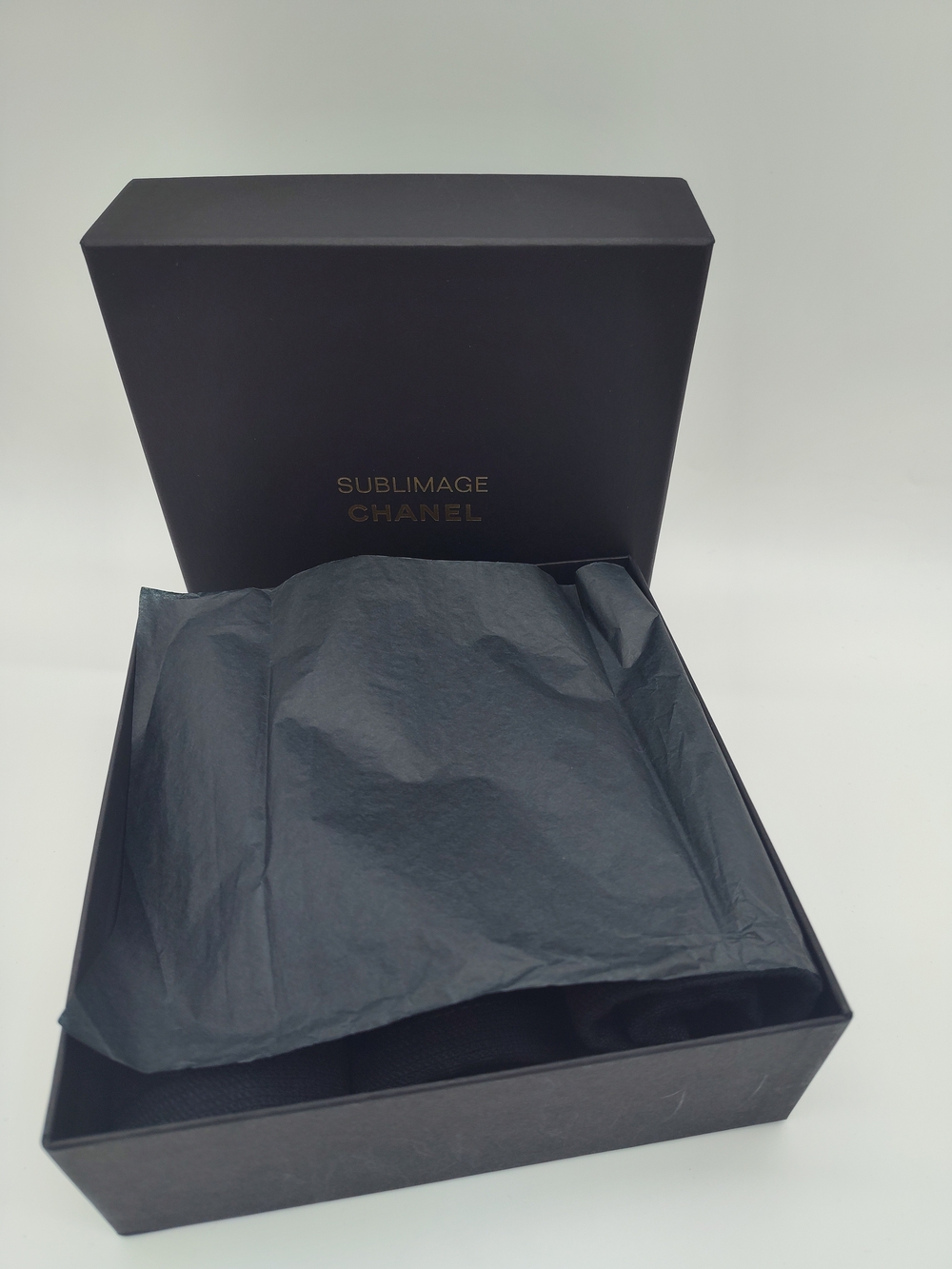 CHANEL SUBLIMAGE Skincare VIP Gift Set 3 Embroidered Black Towels Box NIB - Picture 6 of 9